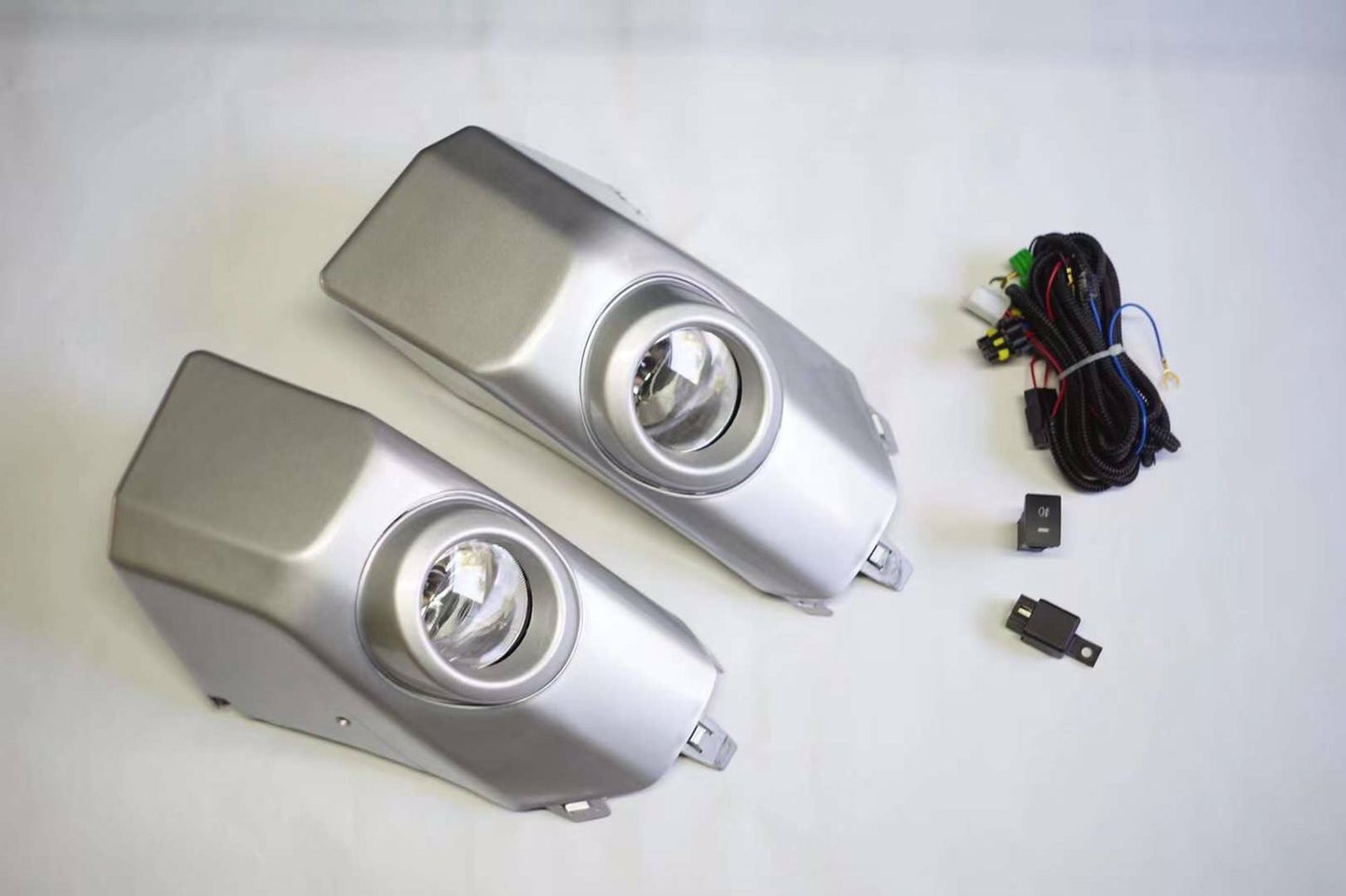 Toyota FJ Cruiser 2007-2023 Fog Light Set with DRL & Halogen Bulb - Front Bumper LED Fog Light Lamp For Toyota FJ Cruiser 2006-2020 Car Accessories modified LED fog light assembly front bumper corner lamp daytime running lights