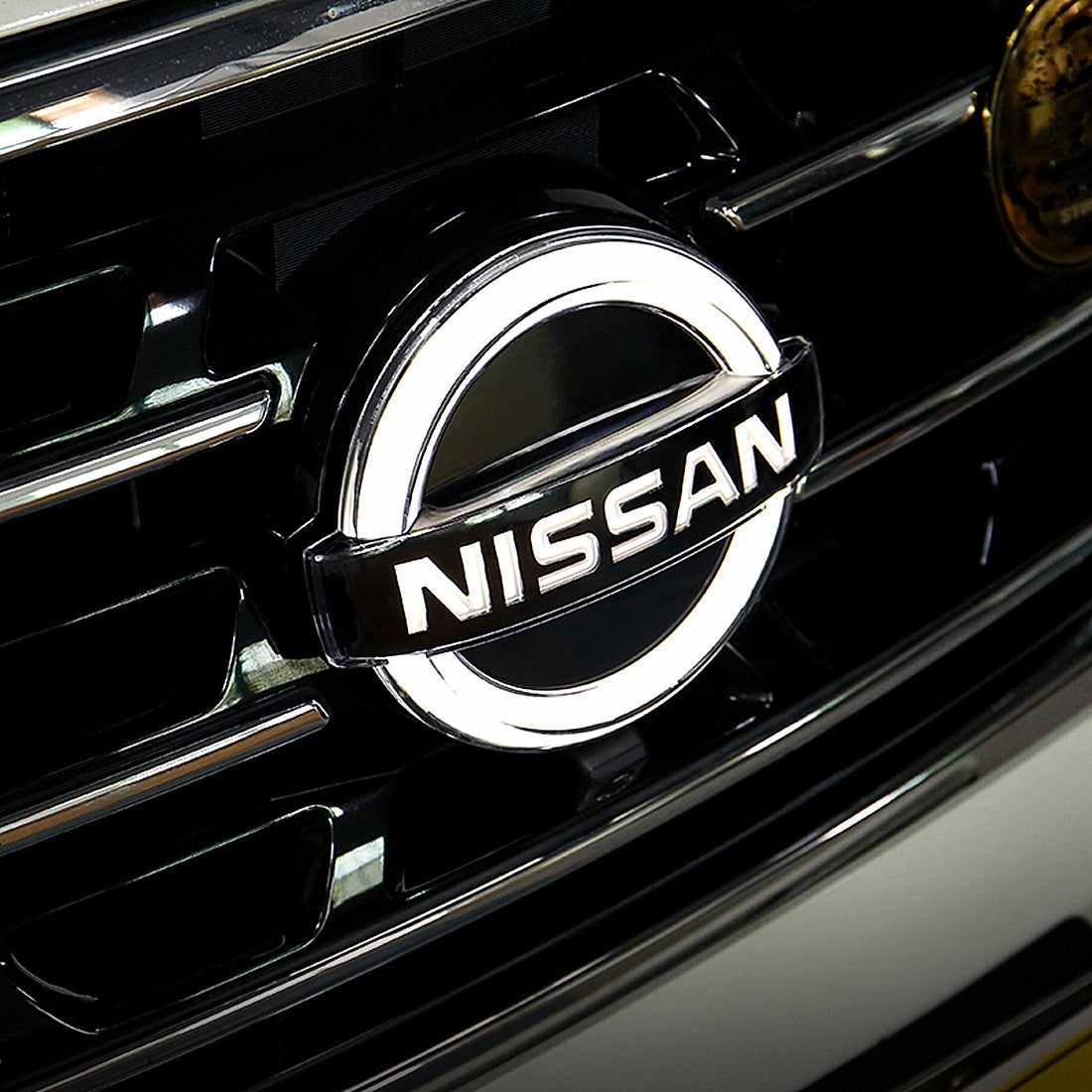 Nissan Patrol Y61 Y62 LED Front Grille Logo Light (2010-2019) Dynamic LED Emblem Light High-Quality (176*150) Car Accessories