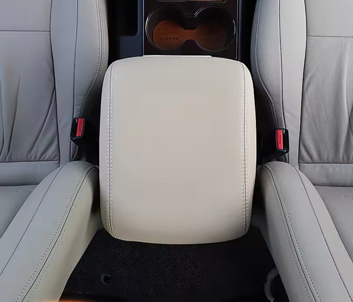 Mitsubishi Pajero Armrest Box Cover Car Anti-dirty Pad PU Leather Protection Suitable for Mitsubishi Pajero V97 V93 V87 V77v73 Armrest Case, Please Specify the Model and Year 2007 up 2023 When Purchasing Accessories
