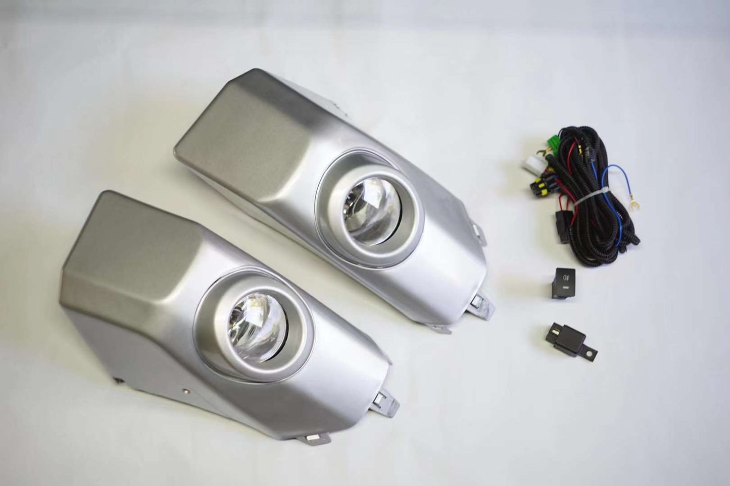 Toyota FJ Cruiser 2007-2023 Fog Light Set with DRL & Halogen Bulb - Front Bumper LED Fog Light Lamp For Toyota FJ Cruiser 2006-2020 Car Accessories modified LED fog light assembly front bumper corner lamp daytime running lights