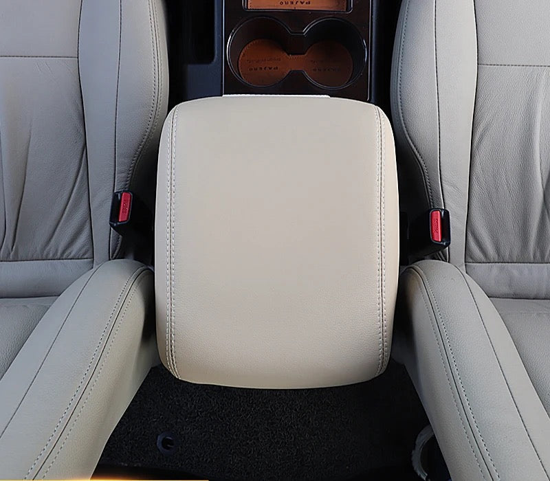 Mitsubishi Pajero Armrest Box Cover Car Anti-dirty Pad PU Leather Protection Suitable for Mitsubishi Pajero V97 V93 V87 V77v73 Armrest Case, Please Specify the Model and Year 2007 up 2023 When Purchasing Accessories
