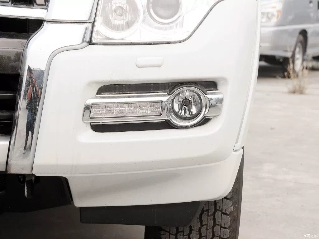 Mitsubishi Pajero LED DRL & Fog Light High-End Conversion Kit (2014–2020)