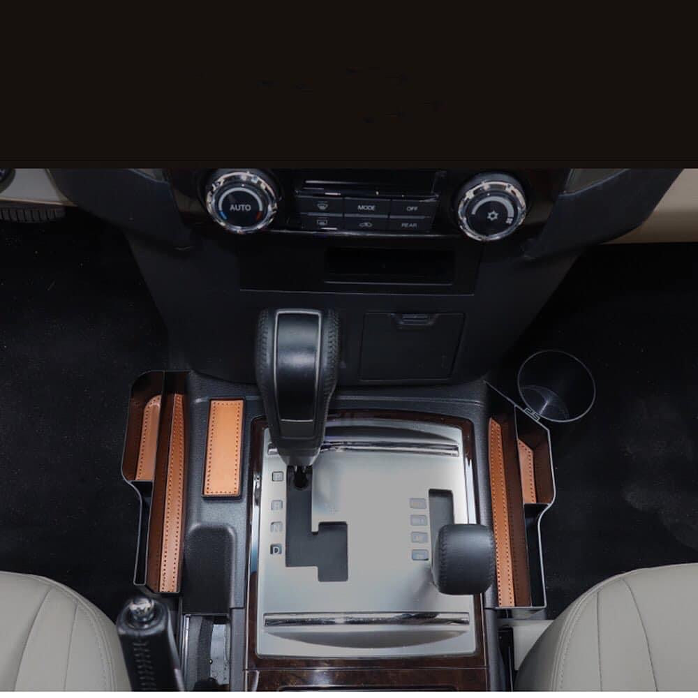Pajero Seat Slot Storage Box Water Cup Holder Pajero Seat gap Central Control Organizer Storage Compartment Suitable 2007 up 2022